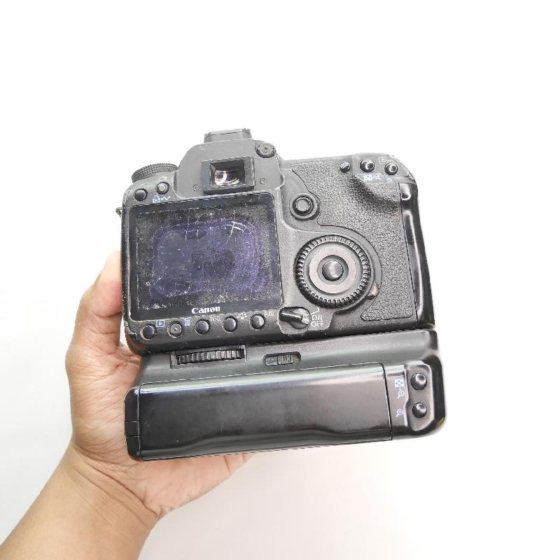 Foto CANON EOS 50D BODY ONLY + BATTERYGRIP CANON (mati/rusak) kode 2138 ke-3