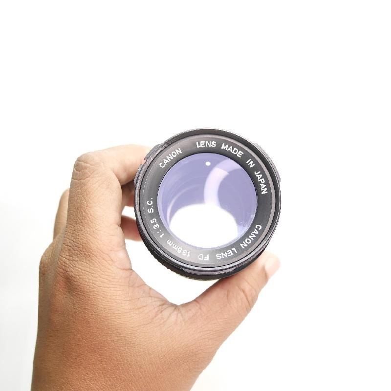 Foto LENSA MANUAL CANON FD 135mm f3.5 SC kode 0910 ke-3