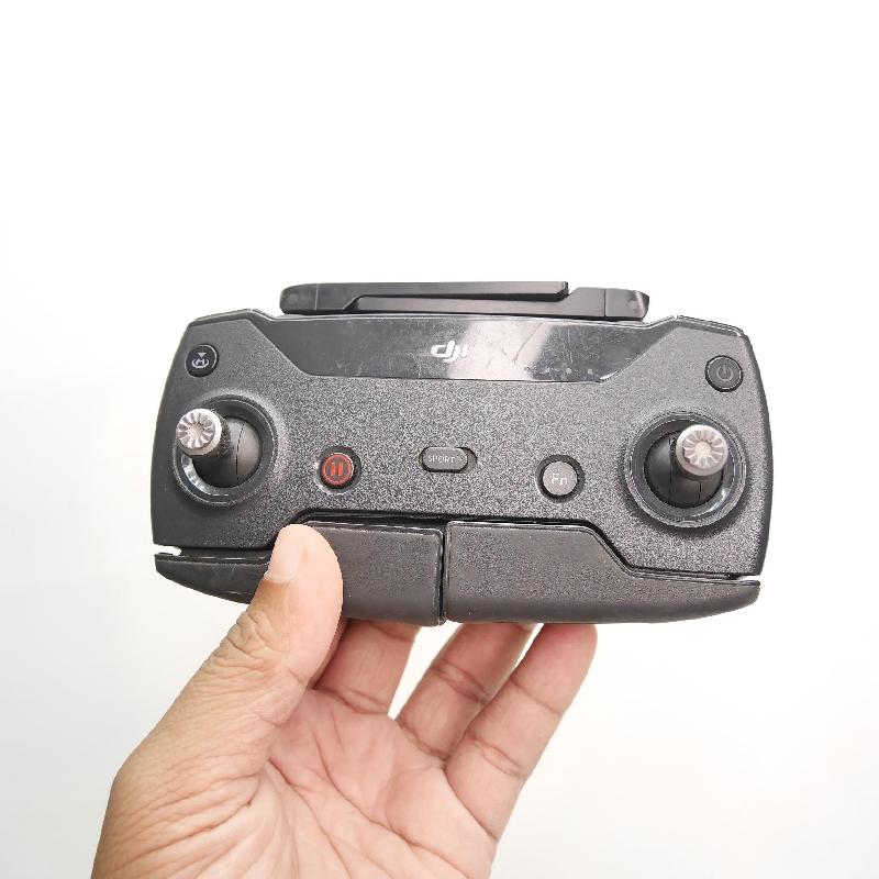 Foto DRONE DJI SPARK FLY MORE COMBO WHITE ADA BOX kode 100UR ke-6