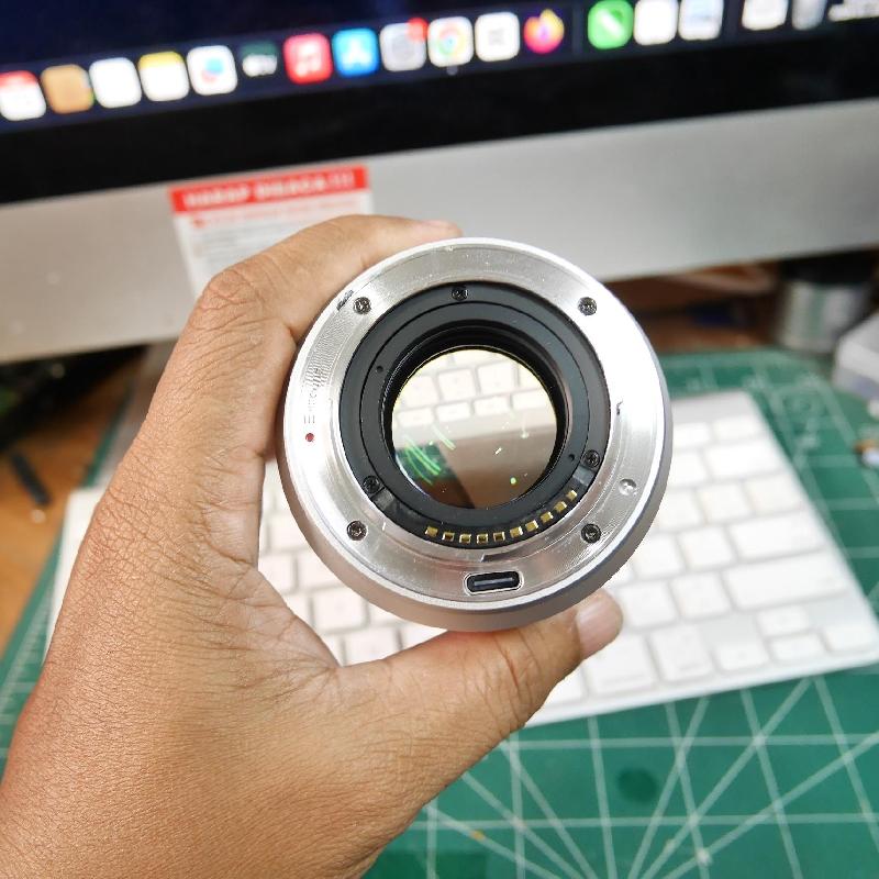 Foto LENSA SIRUI 33mm f1.2 SILVER for SONY E ADA BOX kode 0050 ke-5