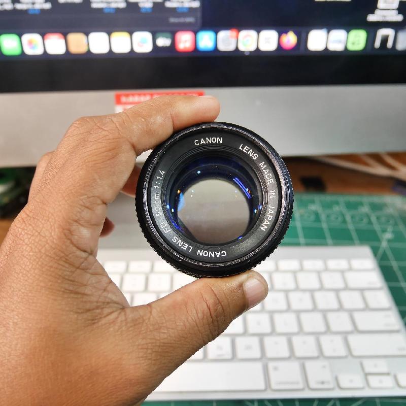 Foto LENSA CANON FD 50mm f1.4 kode 7058 ke-4
