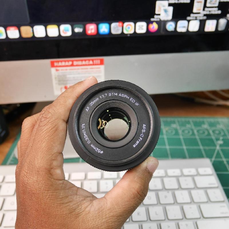Foto LENSA VILTROX AF 35mm f1.7 XF for FUJIFILM ADA BOX kode 2UDK0 ke-4