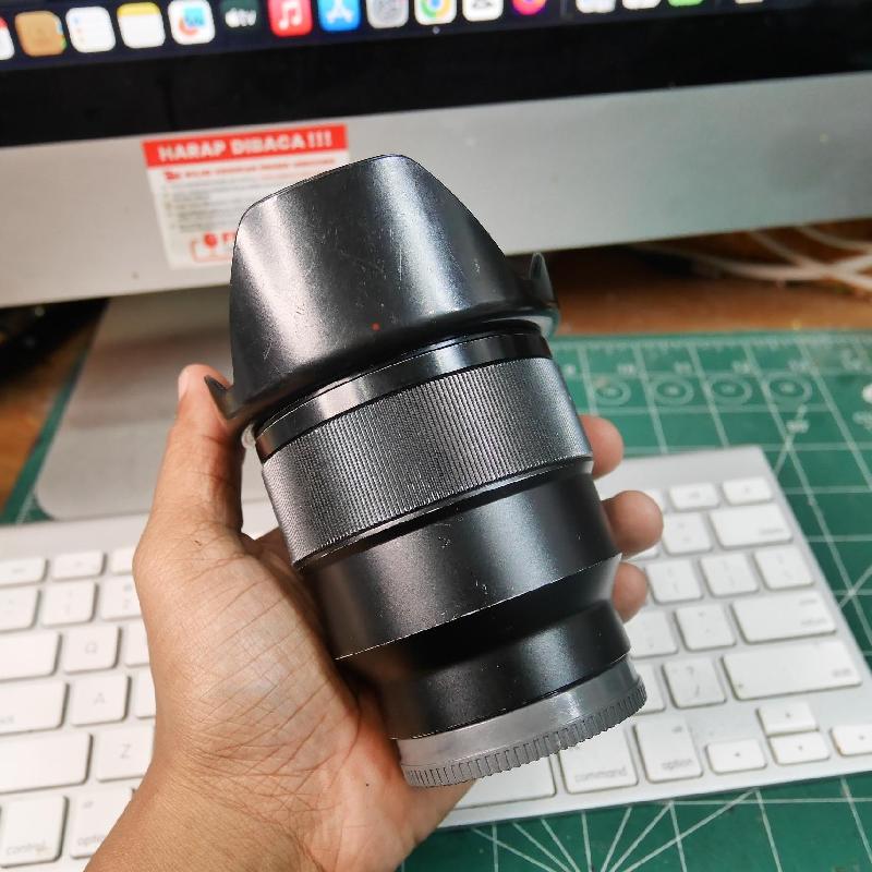Foto LENSA SONY FE 85mm f1.8 ADA BOX kode 3184