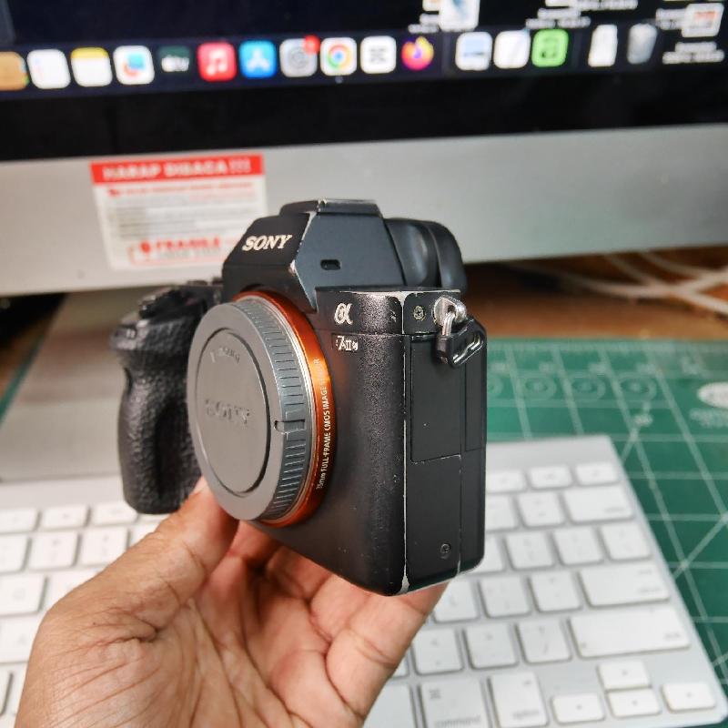 Foto SONY A7 MARK II BODY ONLY ADA BOX kode 9749 ke-2