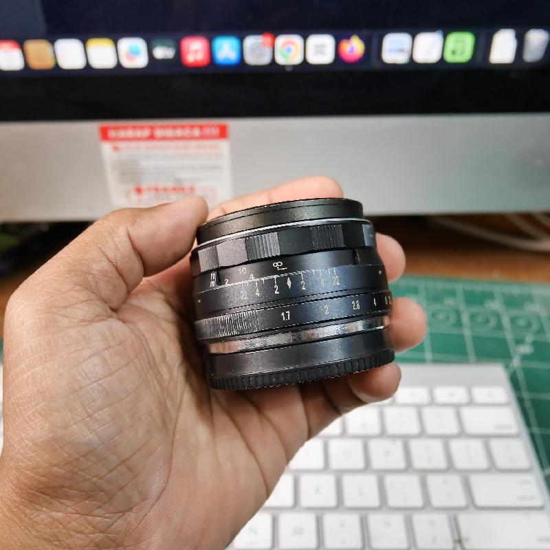 Foto LENSA MEIKE 35mm f1.7 for FUJIFILM kode 2383