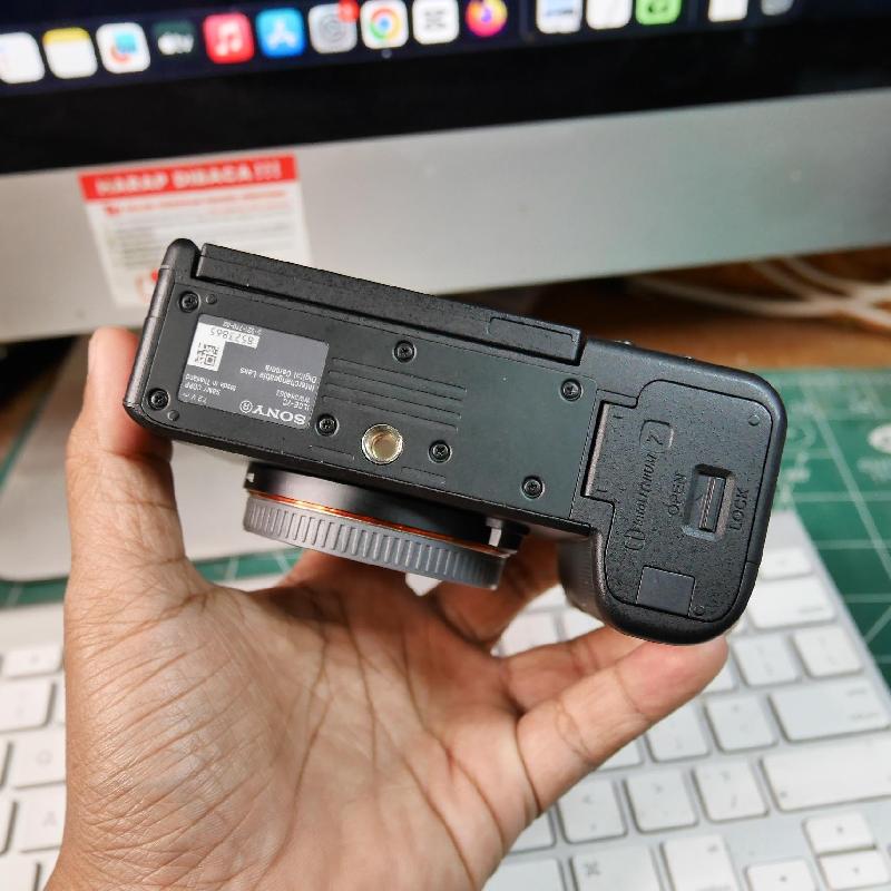 Foto SONY A7C BODY ONLY ADA BOX kode 3865 ke-8