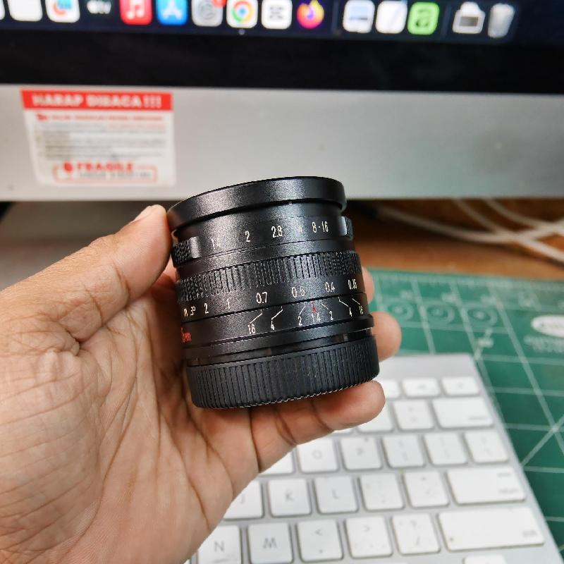 Foto LENSA 7ARTISANS 35mm f1.4 for SONY E MOUNT LENGKAP BOX ke-2