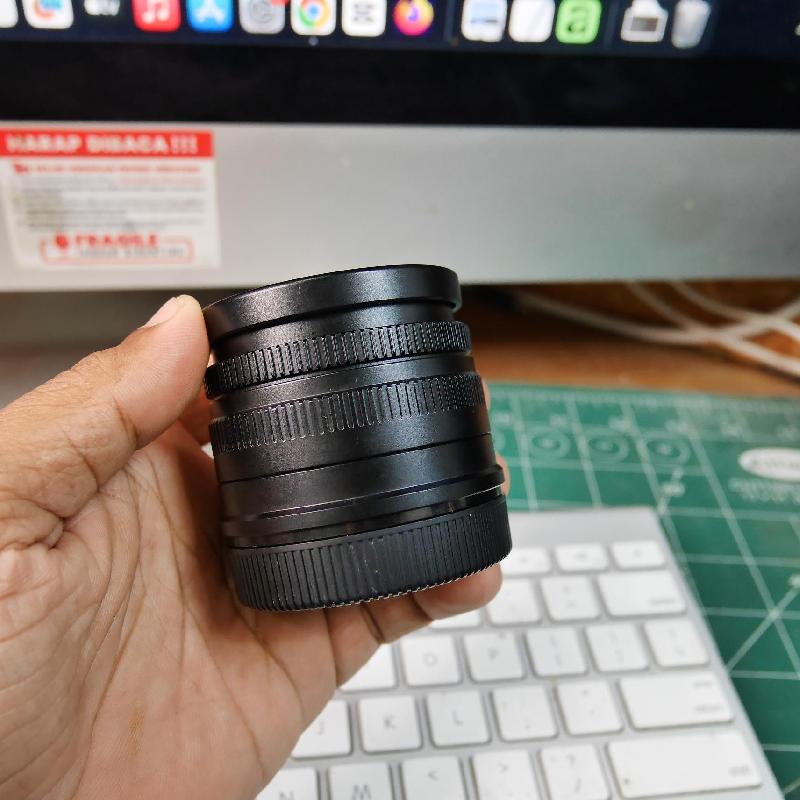Foto LENSA 7ARTISANS 35mm f1.4 for SONY E MOUNT LENGKAP BOX ke-3