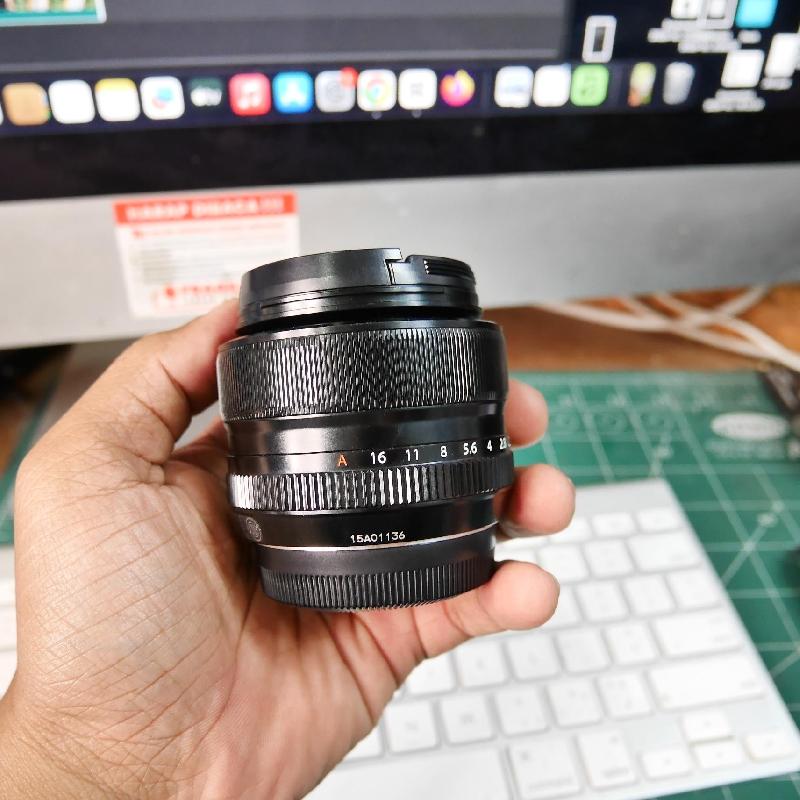 Foto LENSA FUJINON XF 35mm f1.4 R ADA BOX kode 1136 ke-2