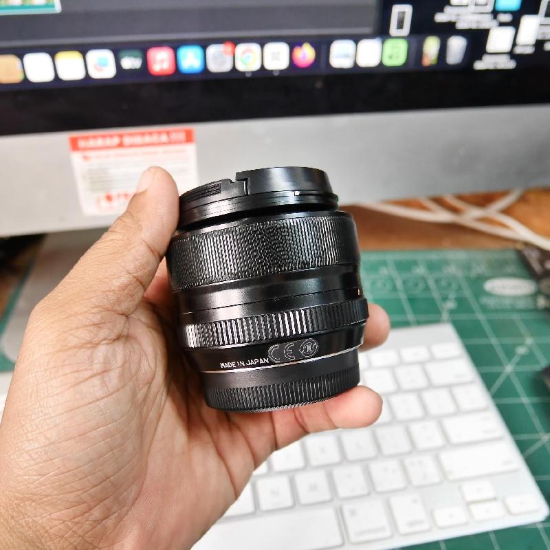 Foto LENSA FUJINON XF 35mm f1.4 R ADA BOX kode 1136 ke-3