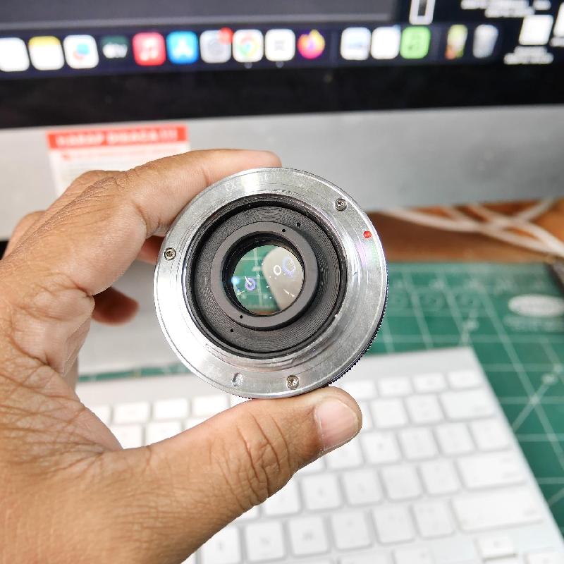 Foto LENSA 7ARTISANS 35mm f1.2 for FUJIFILM ADA BOX kode 3688 ke-5