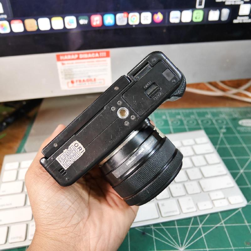 Foto FUJIFILM X-T100 kit XC 15-45mm OIS HITAM ADA BOX kode 1375 ke-7