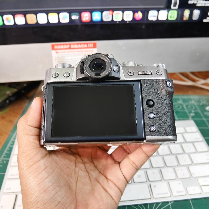 Foto FUJIFILM X-T30 BODY SILVER ONLY ADA BOX kode 3273 ke-4