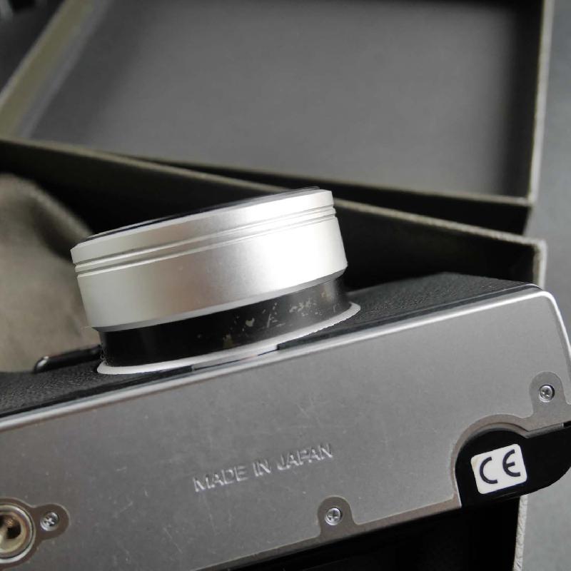 Foto KONICA HEXAR AF 35mm f2 Silver Date Back Analog 35mm Range Finder ke-7