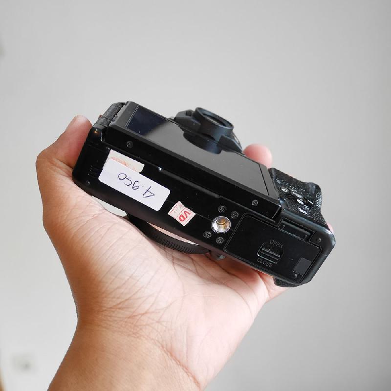 Foto FUJIFILM X-T100 HITAM BODY ONLY LENGKAP sn 5477 ke-5
