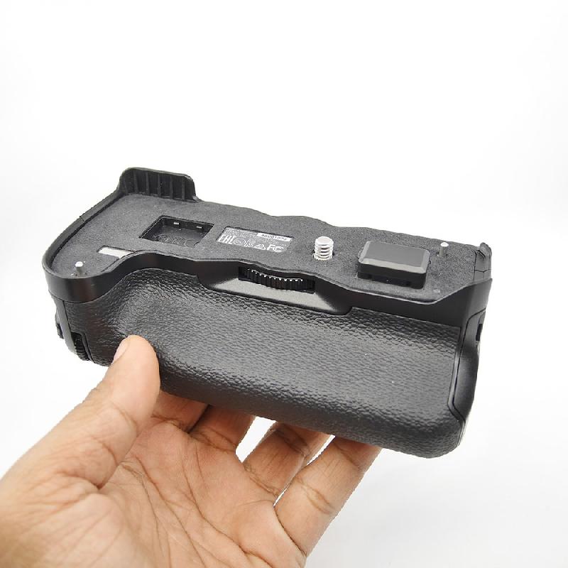 Foto BATERAI GRIP / VERTICAL POWER BOOSTER FUJIFILM X-H1 VPB-XH1 LENGKAP BOX PUTIH